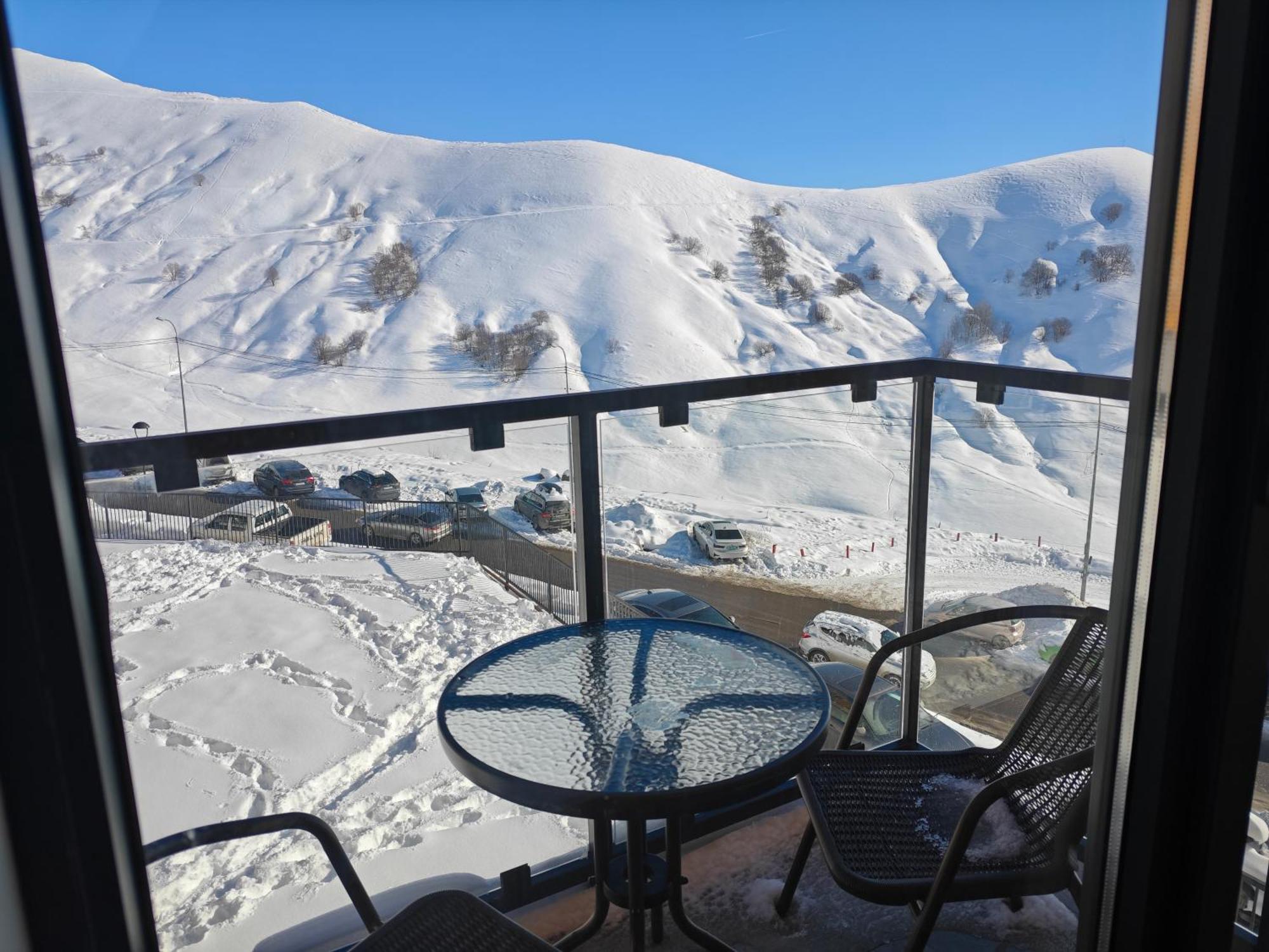 Four Seasons - New Gudauri Aparthotel Exterior photo